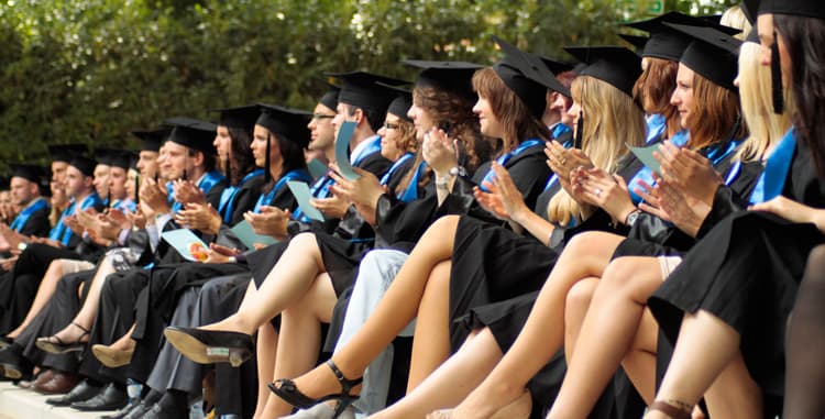 Garderobe für Absolventen