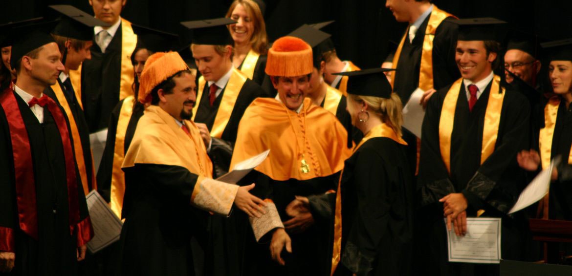 Akademie-Talare & Roben